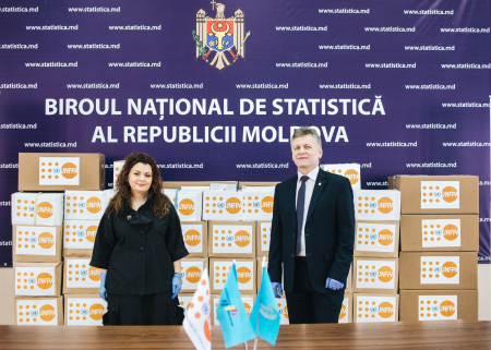 ЮНФПА в Молдове передал партию масок, перчаток и дезинфицирующих средств для сотрудников Национального бюро статистики